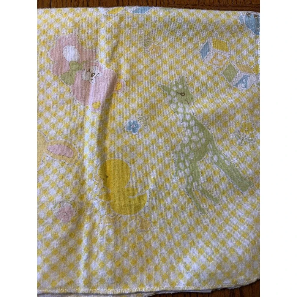 Vintage Baby Blanket Yellow Sweet Nursery Animals‎ Giraffe Duck Bear 31